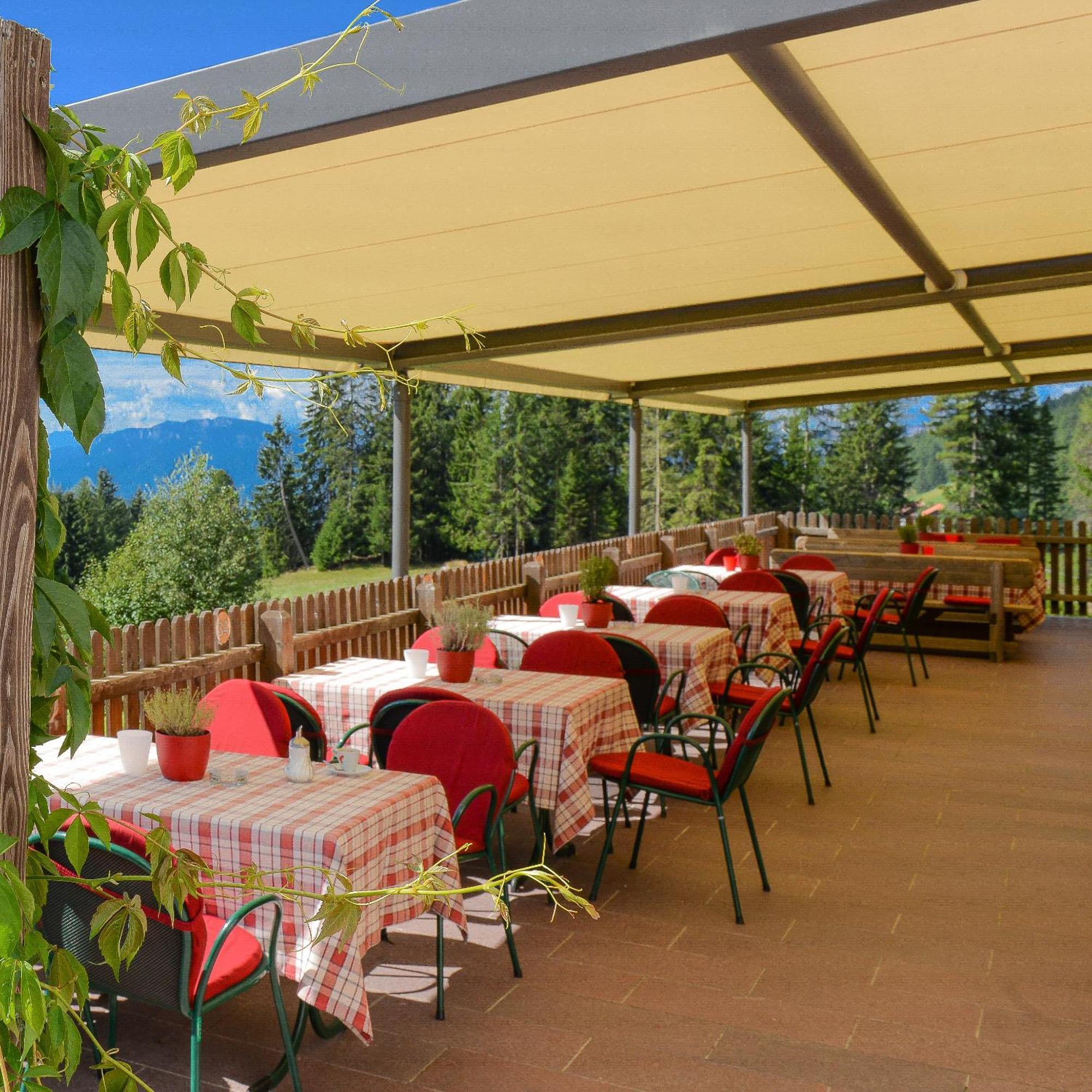 Berghotel Zum Zirm Collalbo Exterior photo